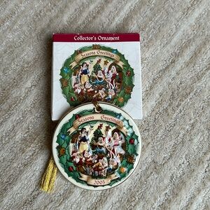Walt Disney World Collector’s Ornament Snow White and the Seven Dwarfs 2005